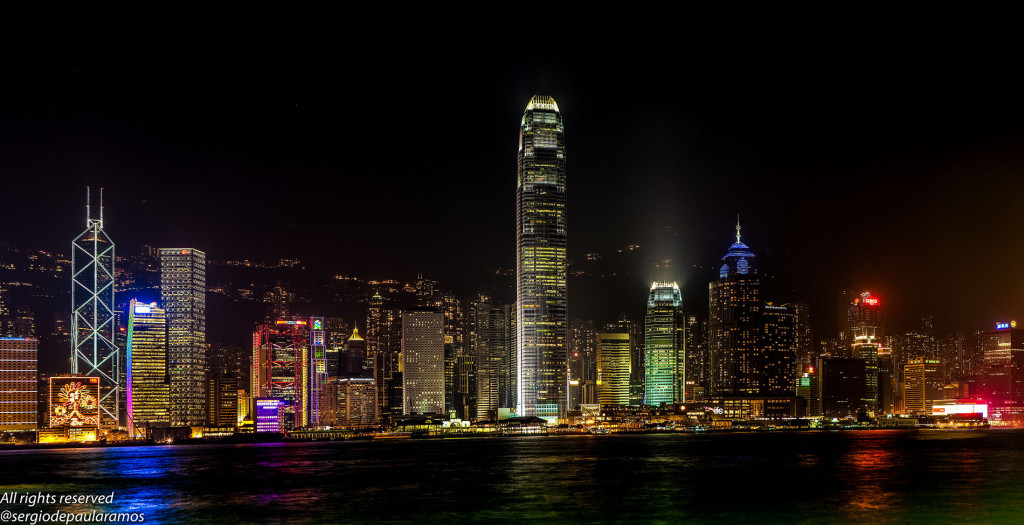 hong_kong_pano_noturna